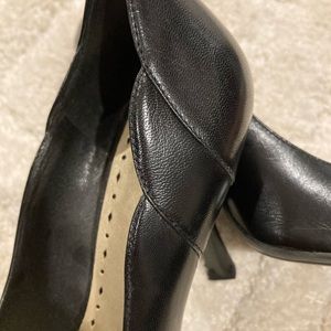 BCBGirls Black Point Toe Heel